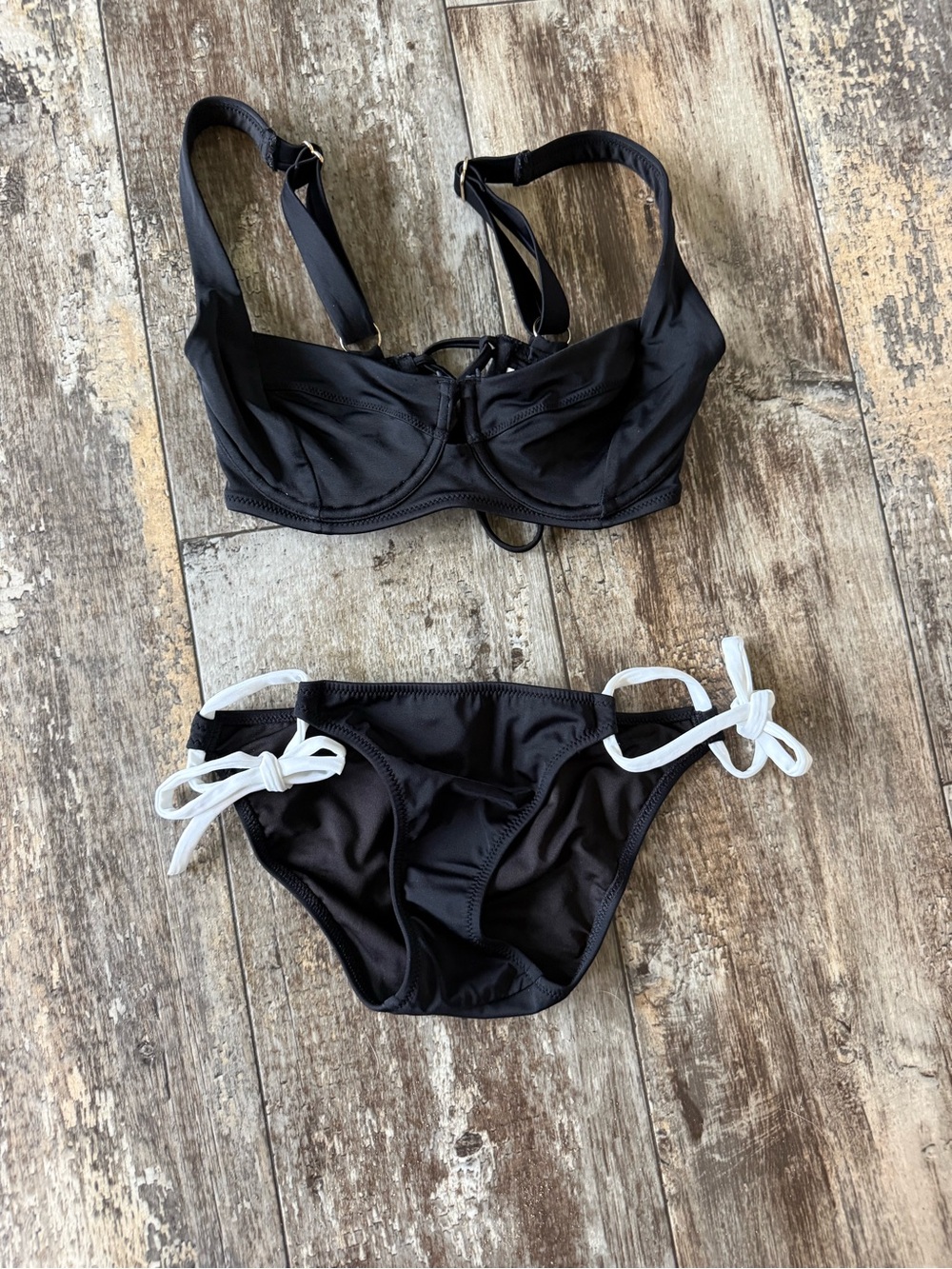 2 for $30 sale: NWOT Victoria’s Secret black bikini set XS/ 32D